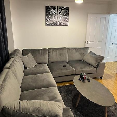 Luxury Apartments ダグナム エクステリア 写真